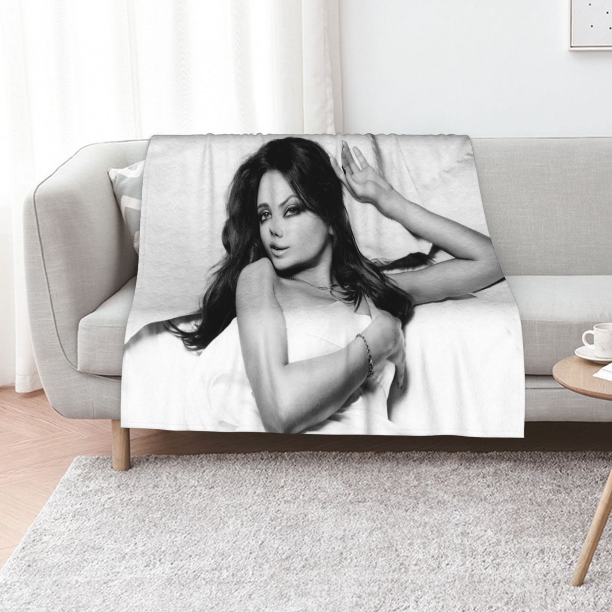 Coperta calda Mila, coperta pe - Anime Cosplay Idea recensione e prezzo